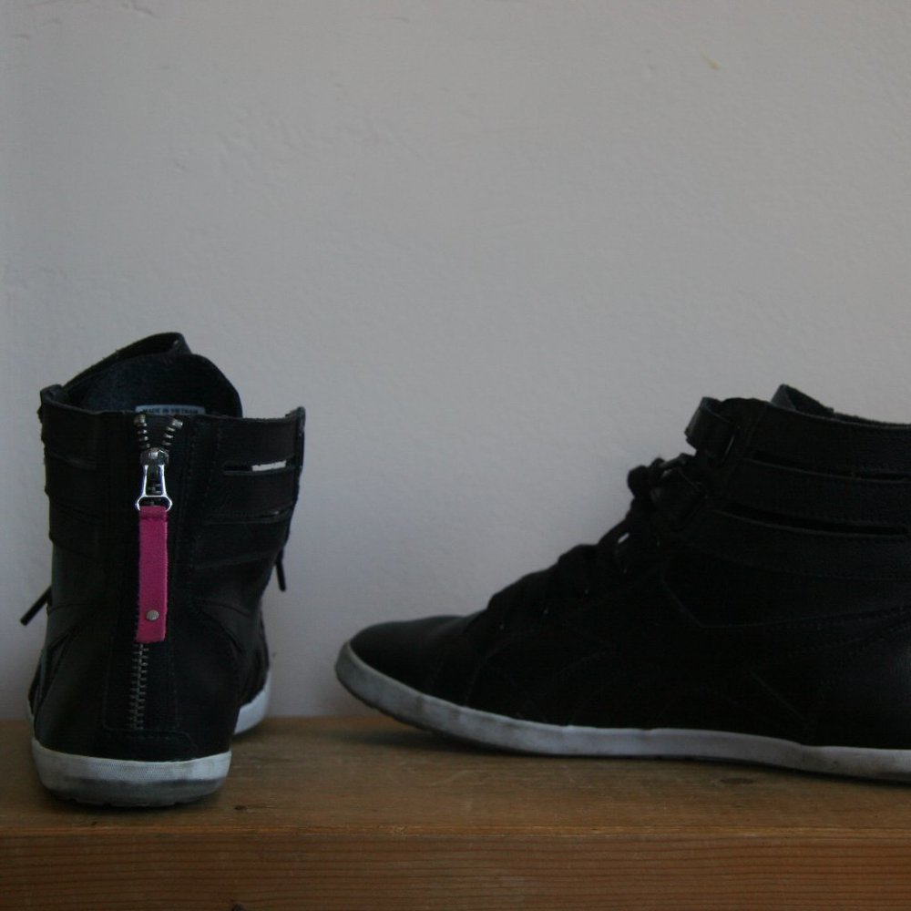 Reebok Hi-Tops - Picture 7 of 9